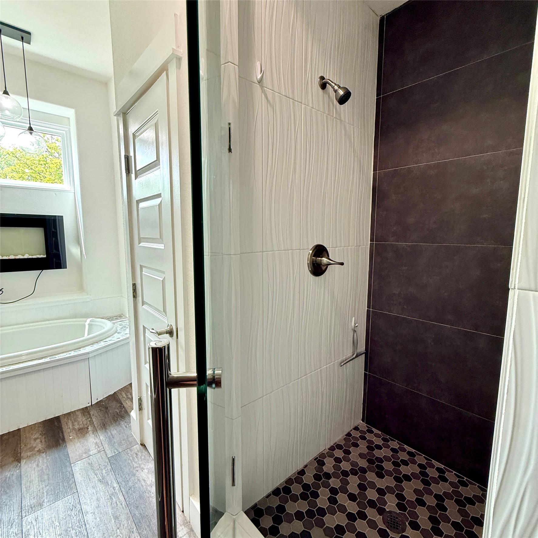 633 Rose Garden Dr, Unit #3