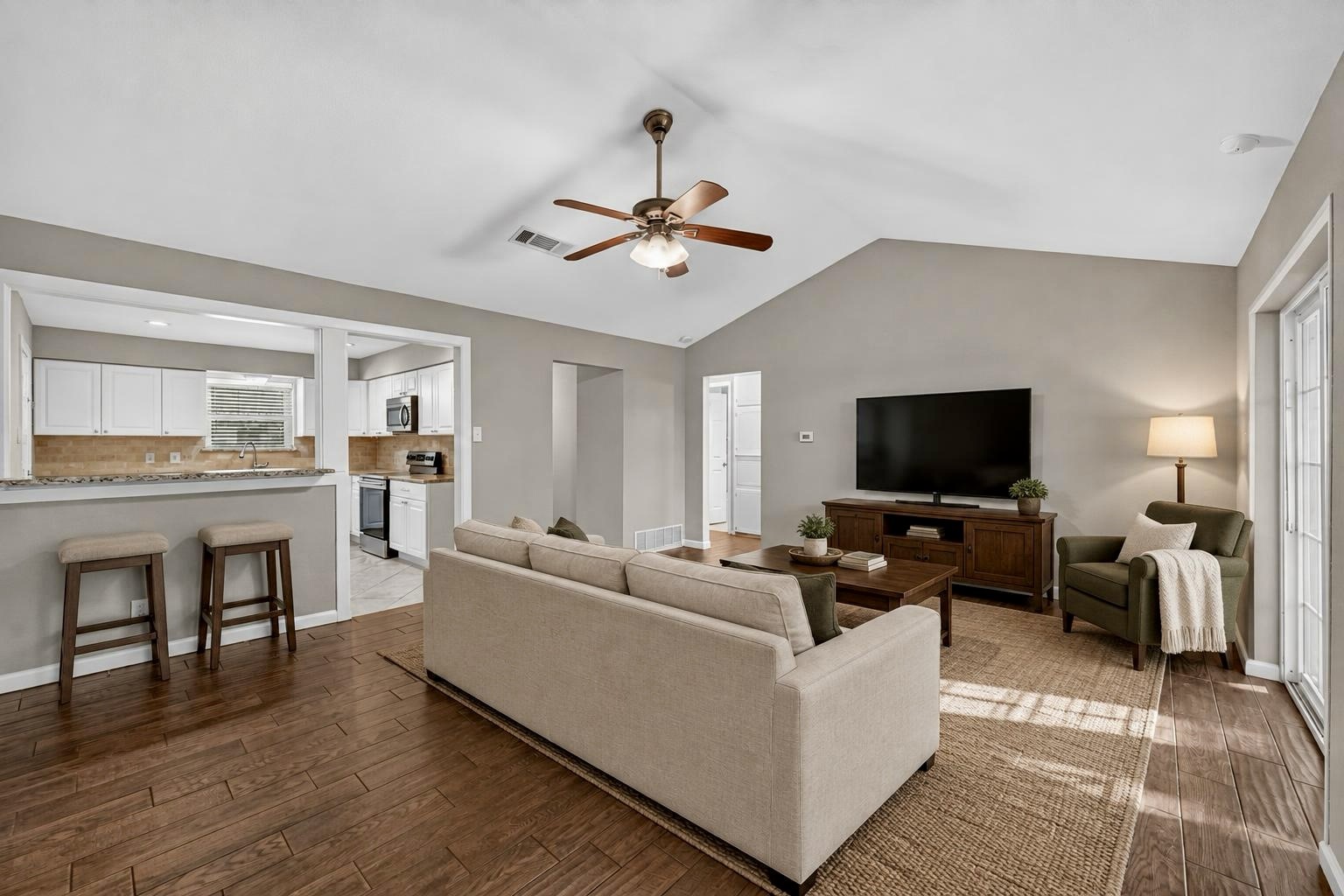 1121 Greendale Drive