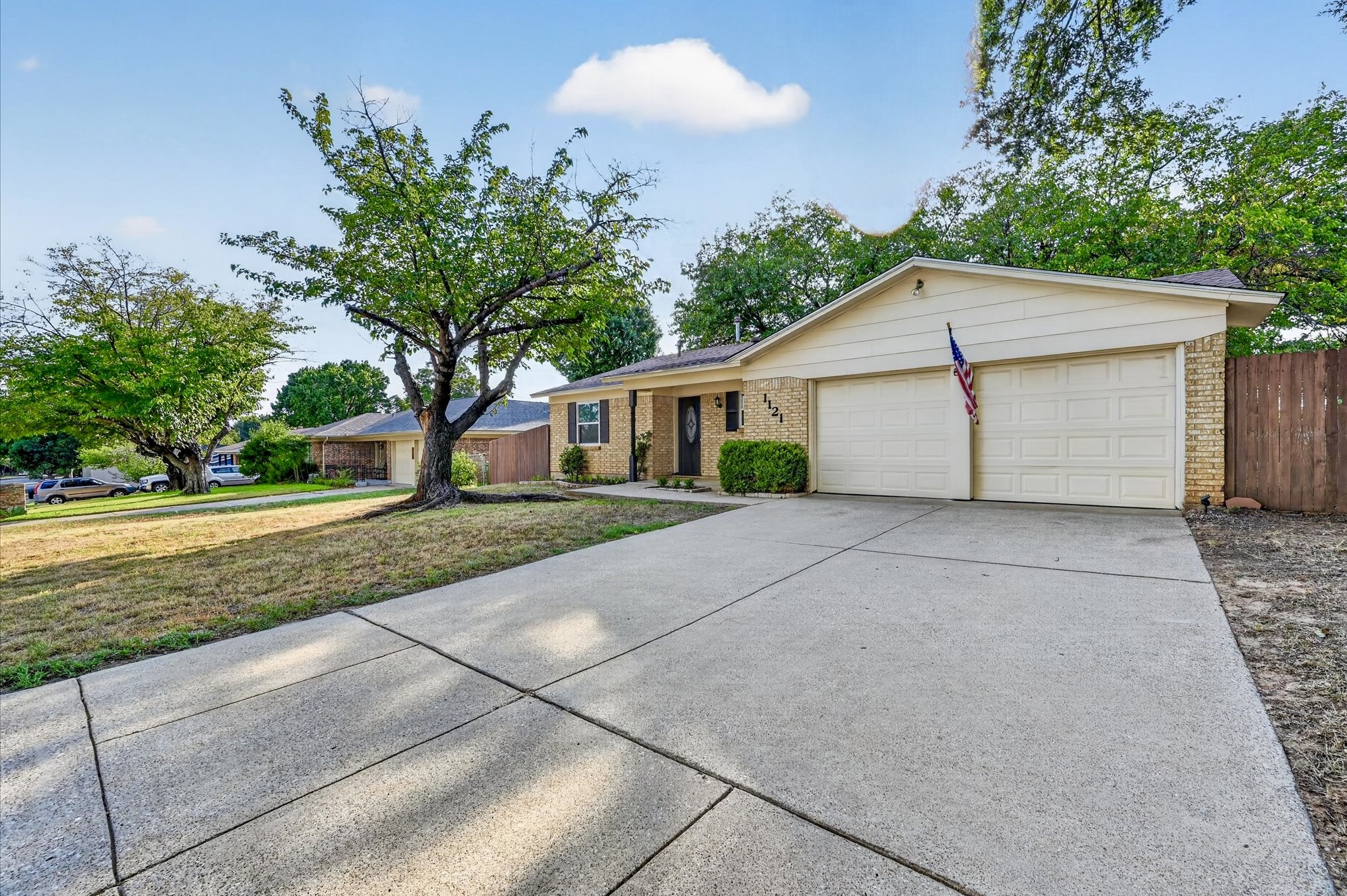 1121 Greendale Drive