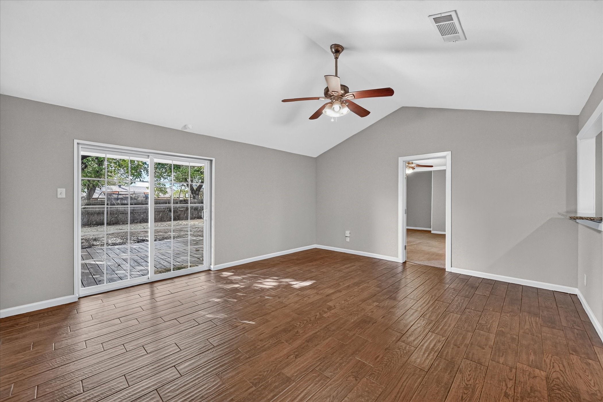 1121 Greendale Drive