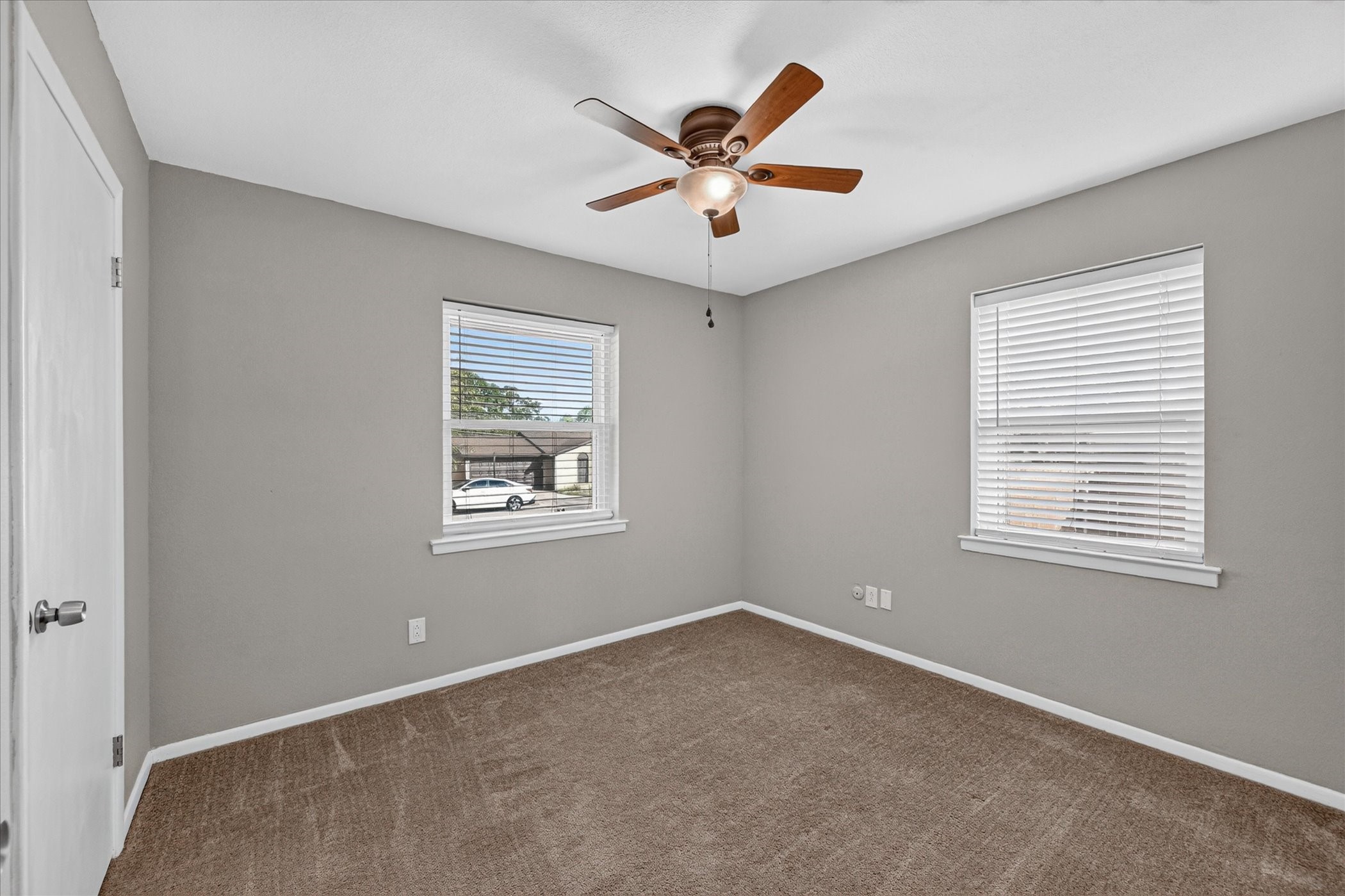 1121 Greendale Drive