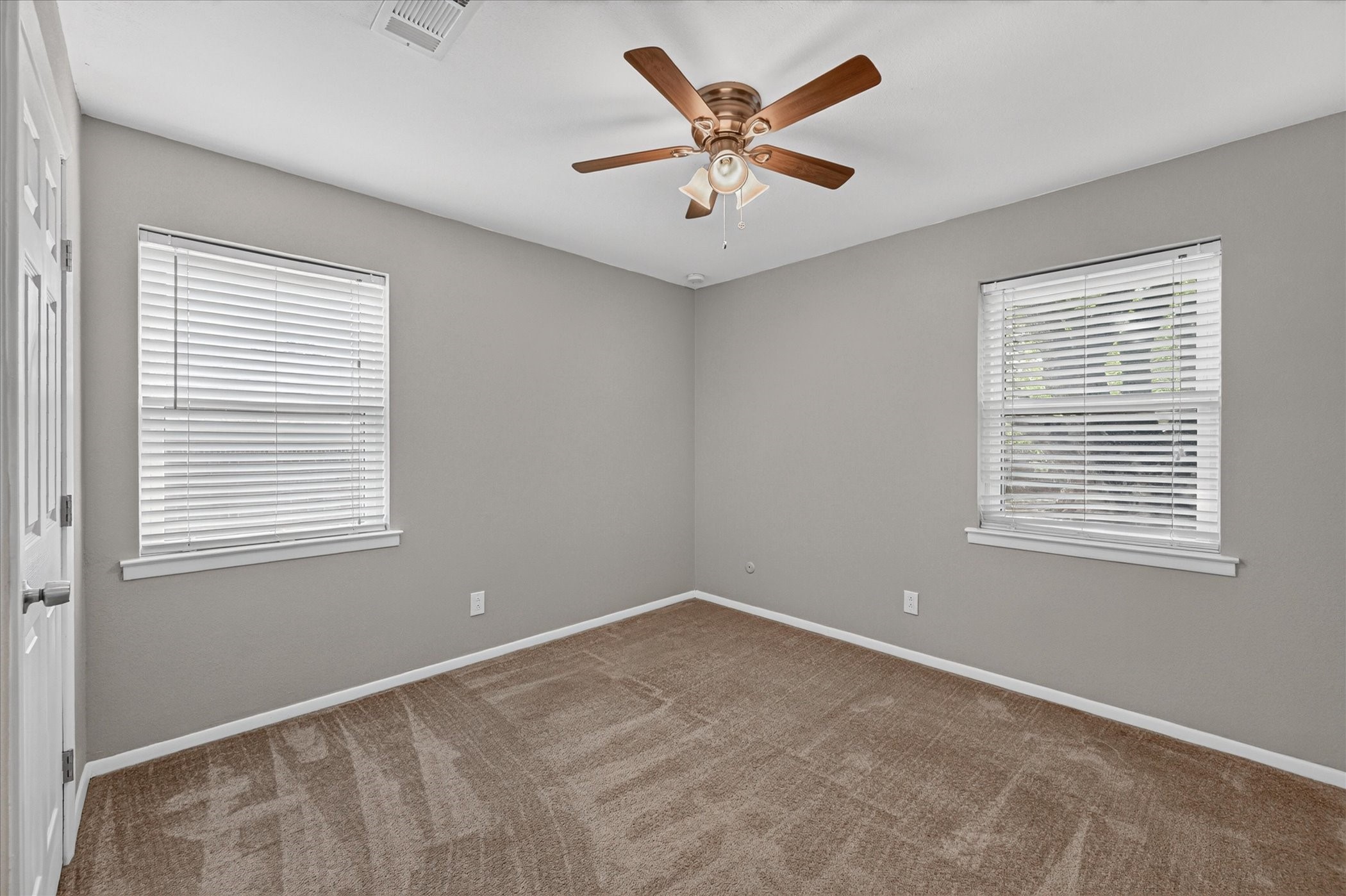 1121 Greendale Drive