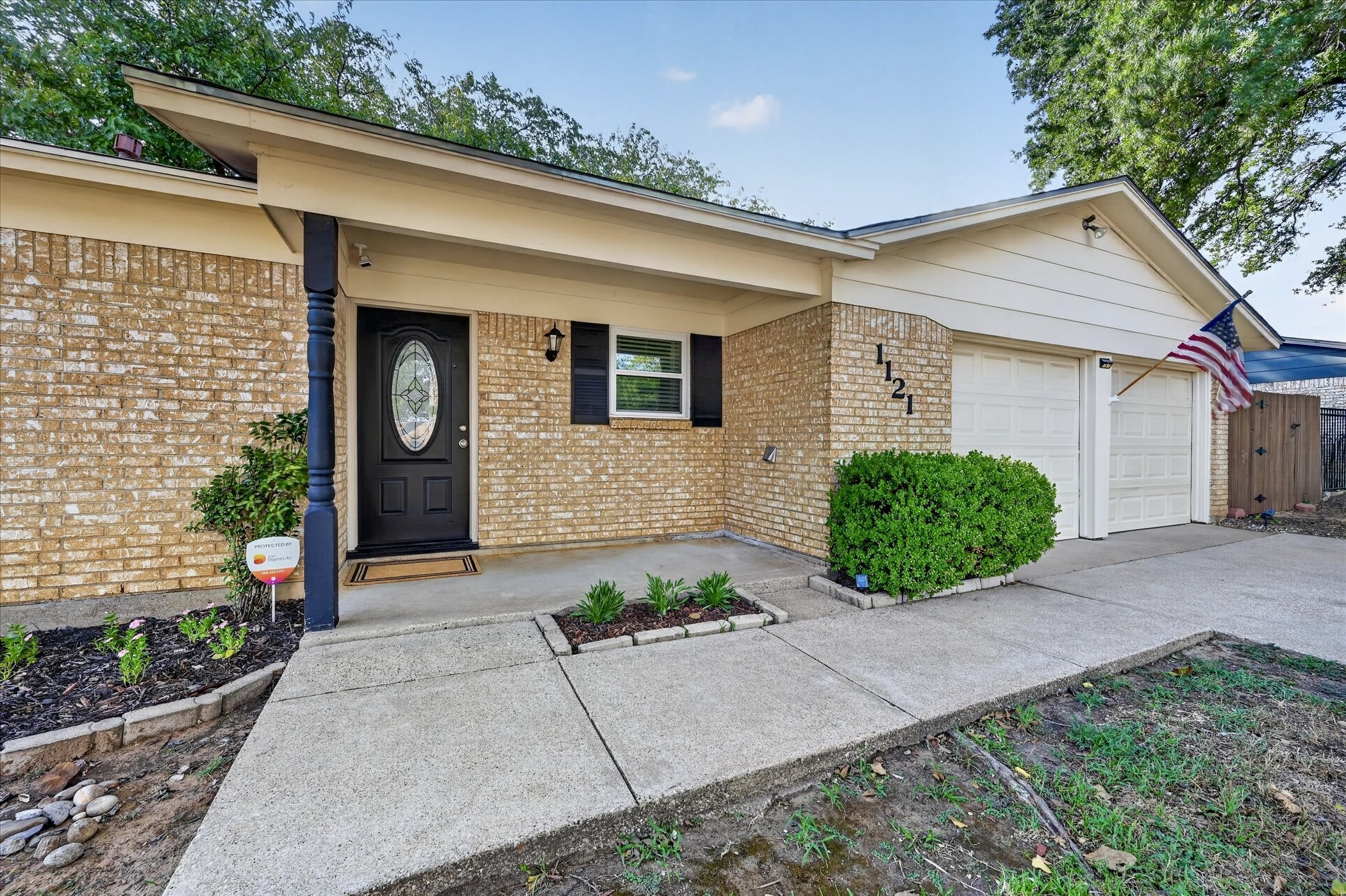 1121 Greendale Drive
