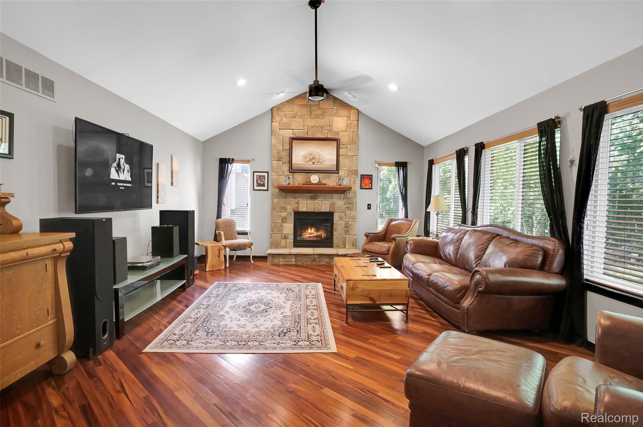 30182 Magnolia Dr Magnolia Drive