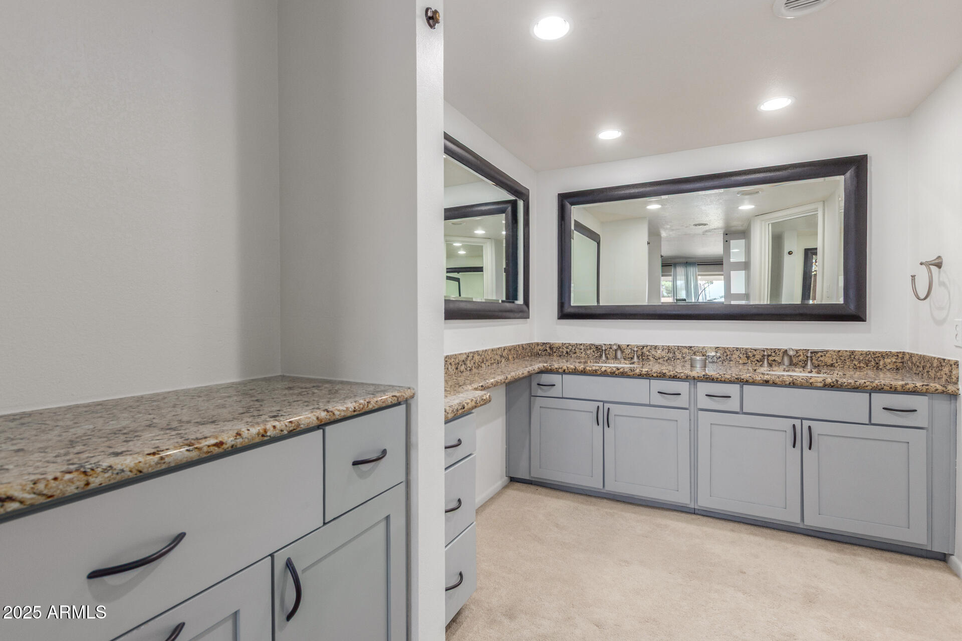 5617 S PIRATES COVE Road