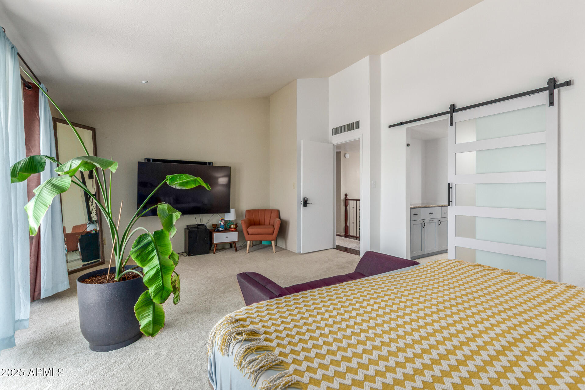 5617 S PIRATES COVE Road