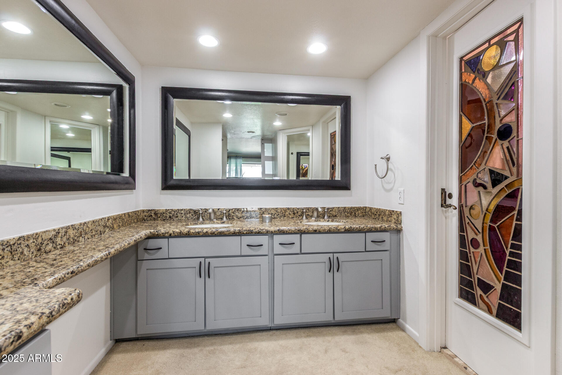 5617 S PIRATES COVE Road