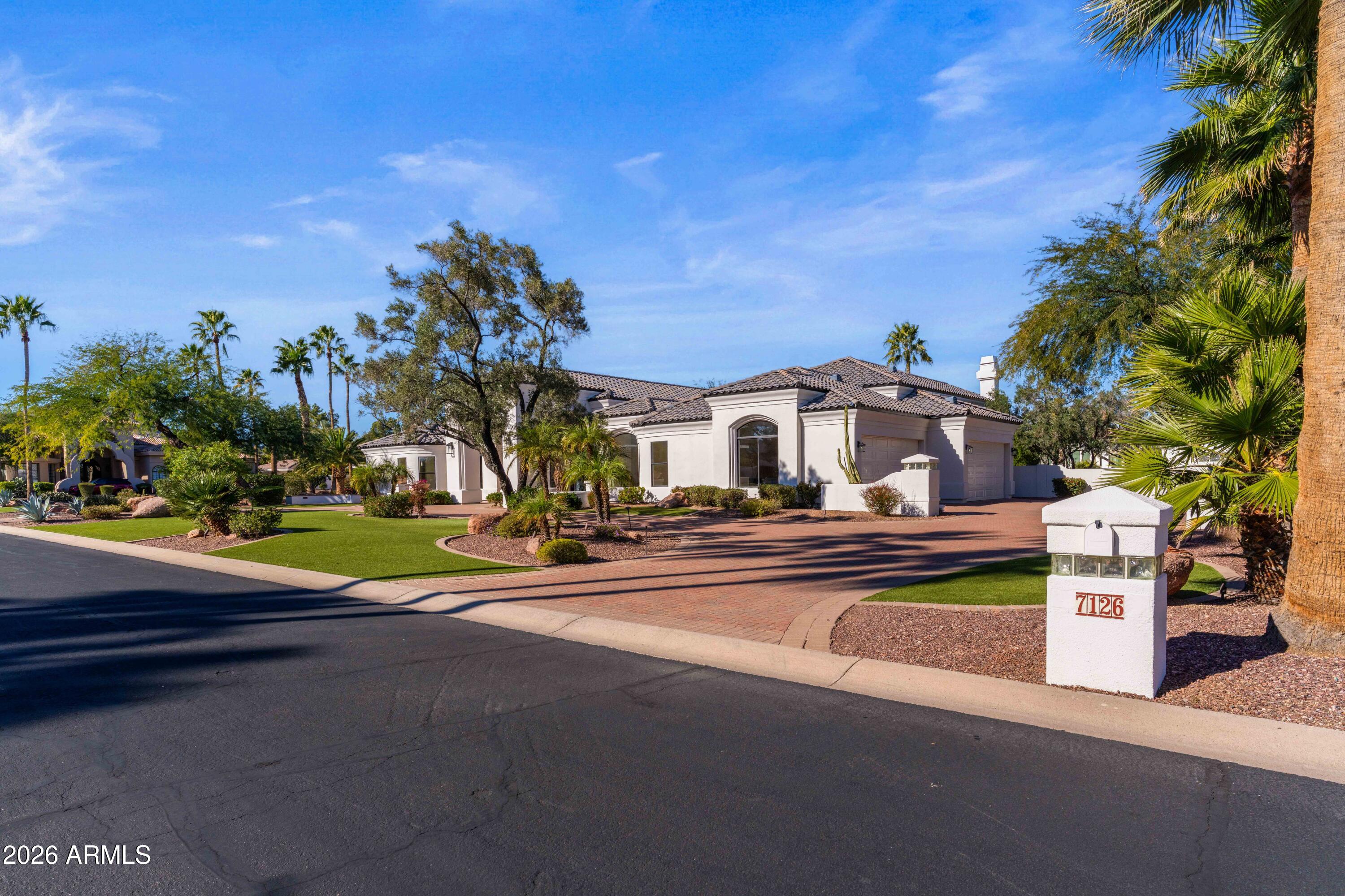 7126 E BLUEBIRD Lane