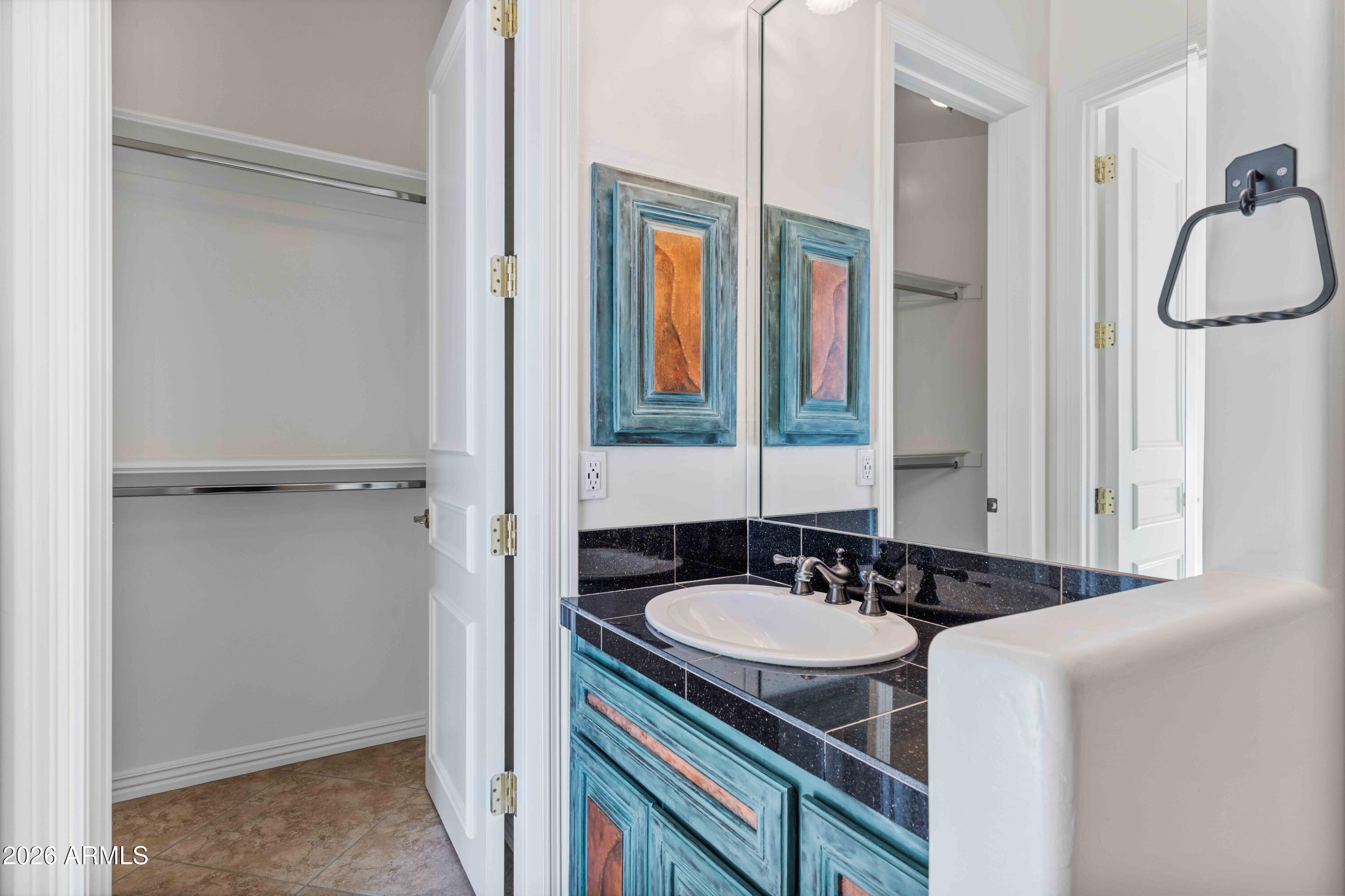 7126 E BLUEBIRD Lane