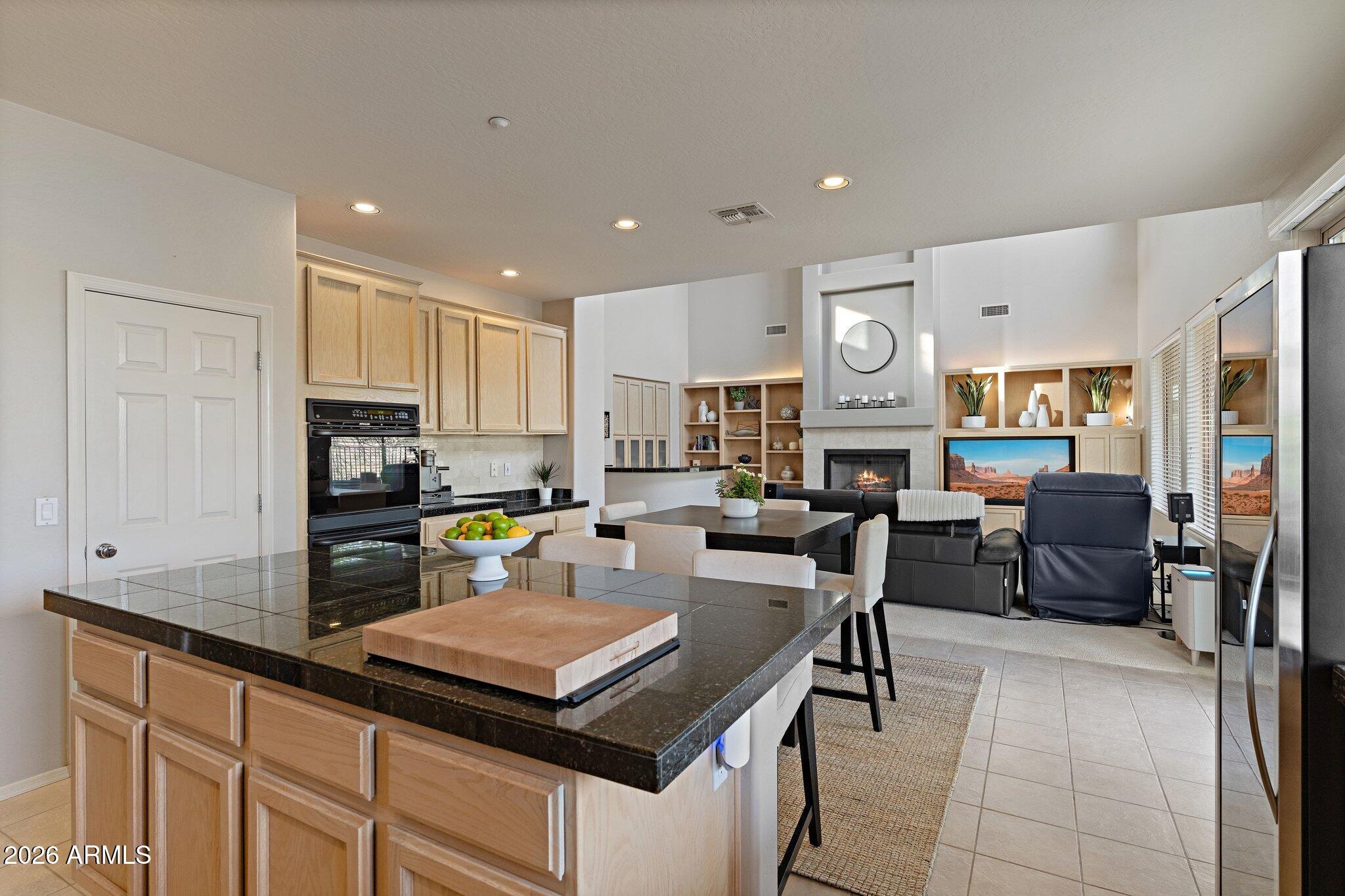 5869 E HEDGEHOG Place