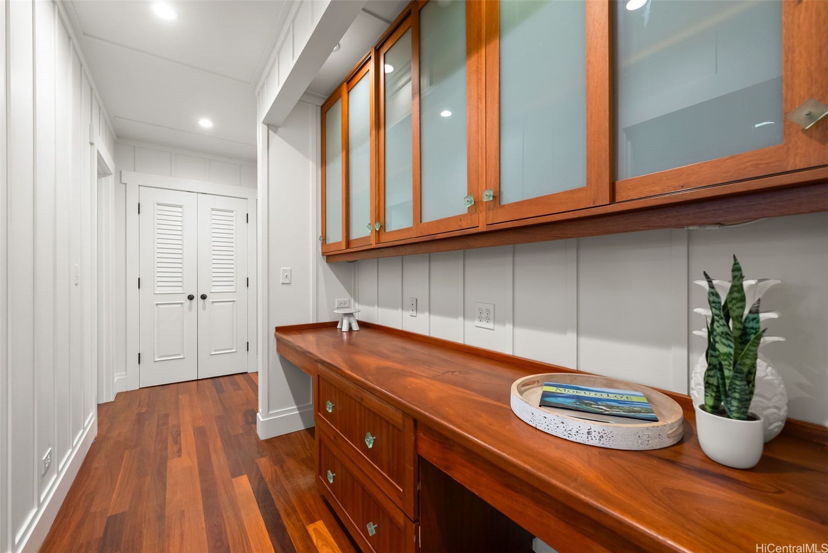 810 N Kalaheo Avenue F