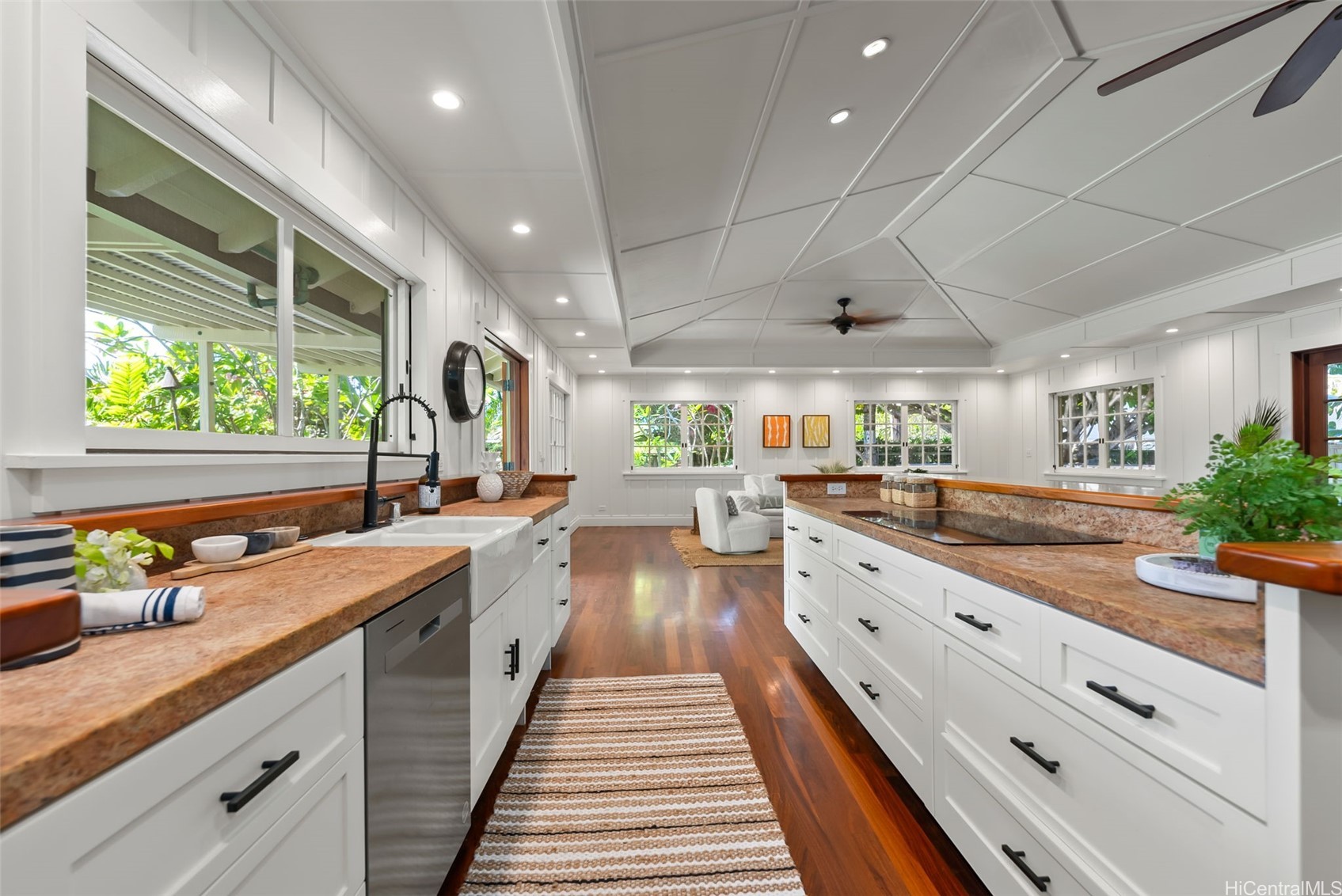 810 N Kalaheo Avenue F