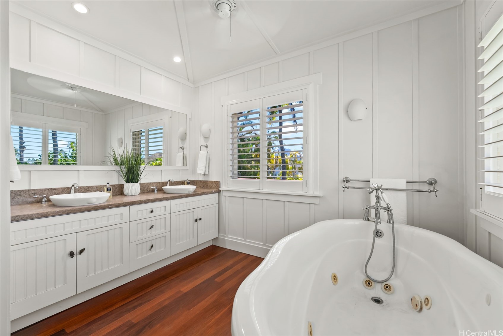 810 N Kalaheo Avenue F