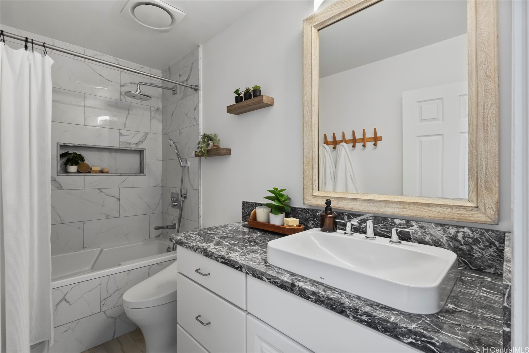 358 Kaelepulu Drive 702