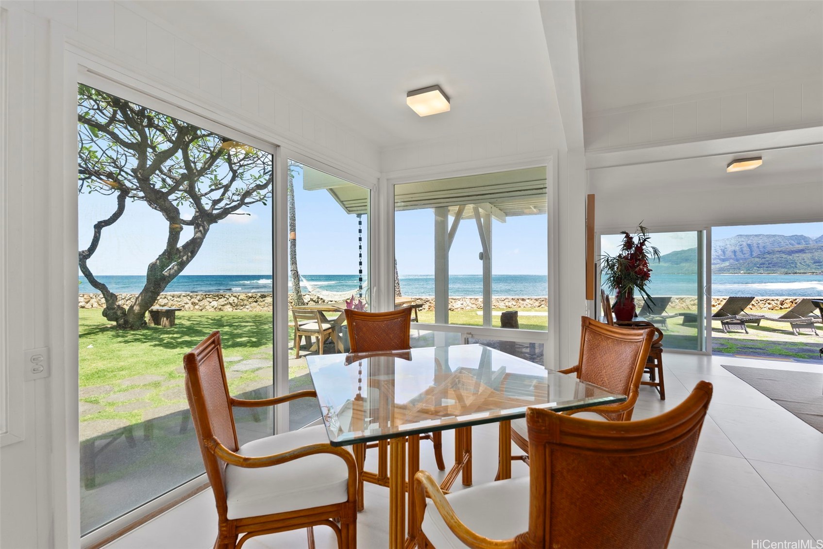 87-829 Farrington Highway