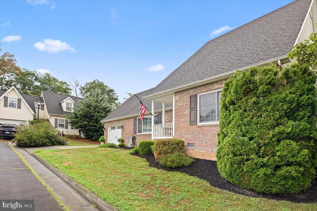 106 RUGBY PLACE
