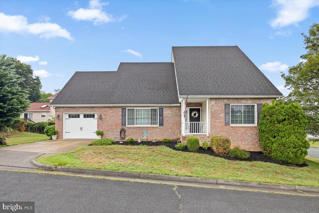 106 RUGBY PLACE