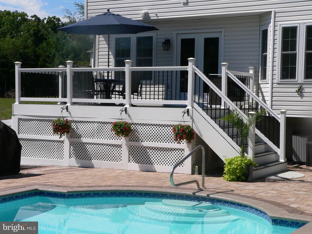 107 DELL COURT