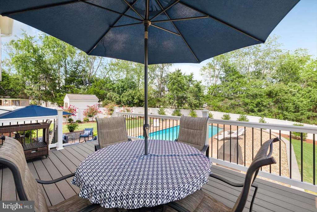 107 DELL COURT