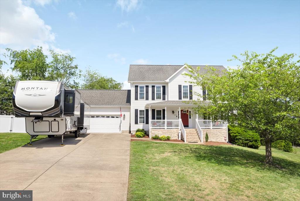 107 DELL COURT