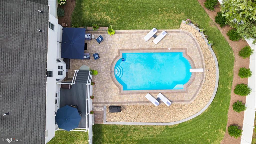 107 DELL COURT