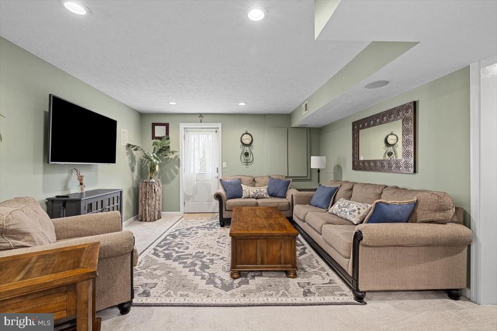 107 DELL COURT