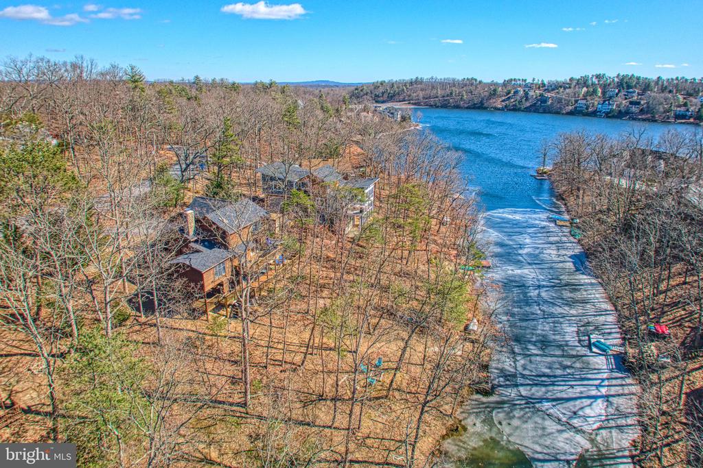 225 LAKEVIEW DRIVE