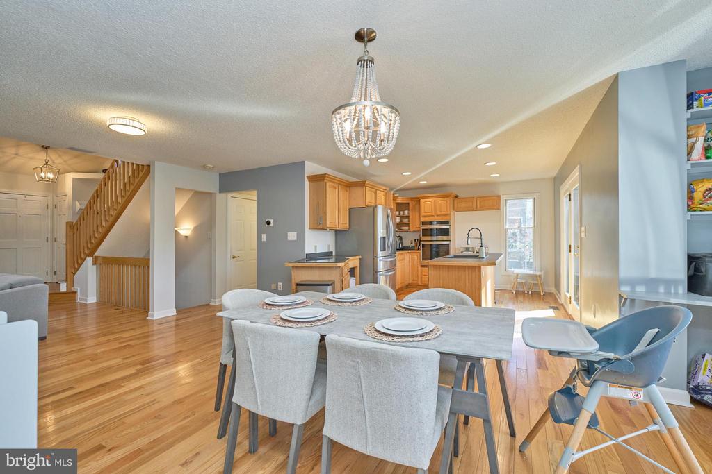 225 LAKEVIEW DRIVE