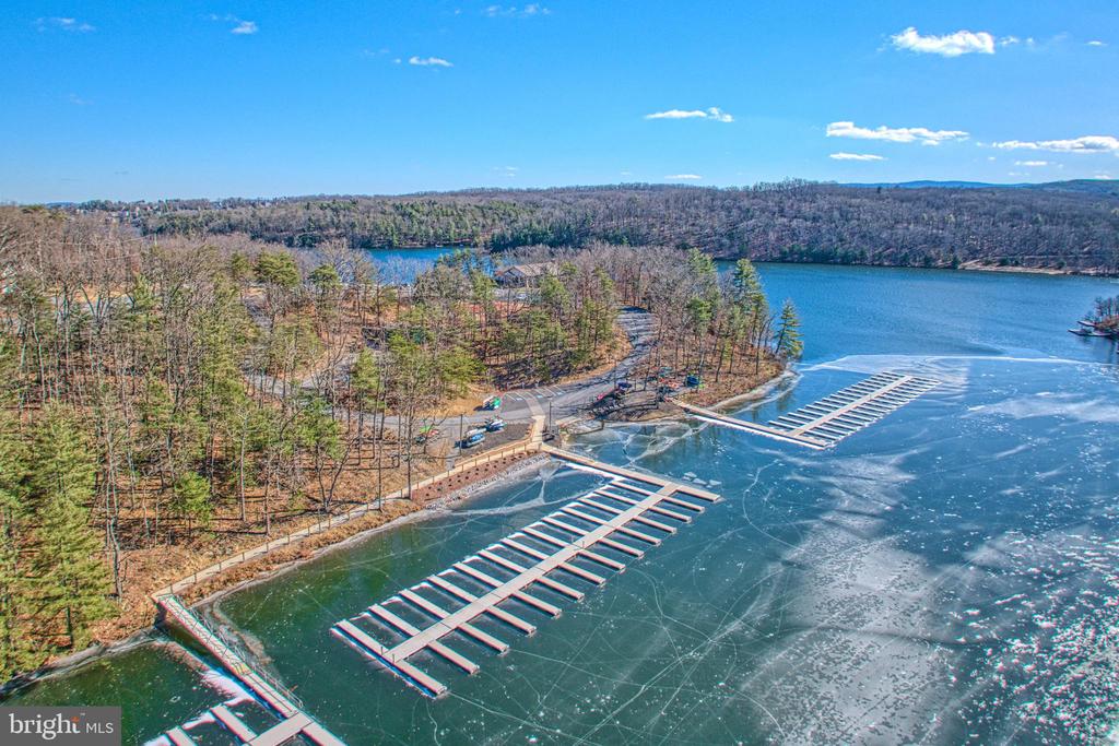 225 LAKEVIEW DRIVE
