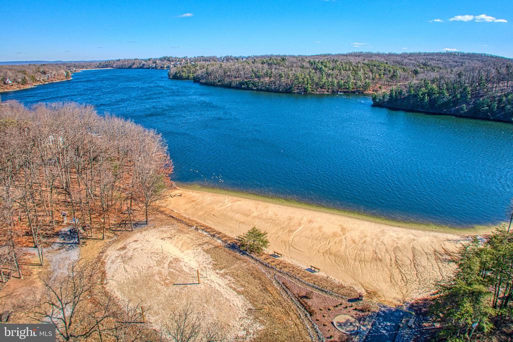 225 LAKEVIEW DRIVE
