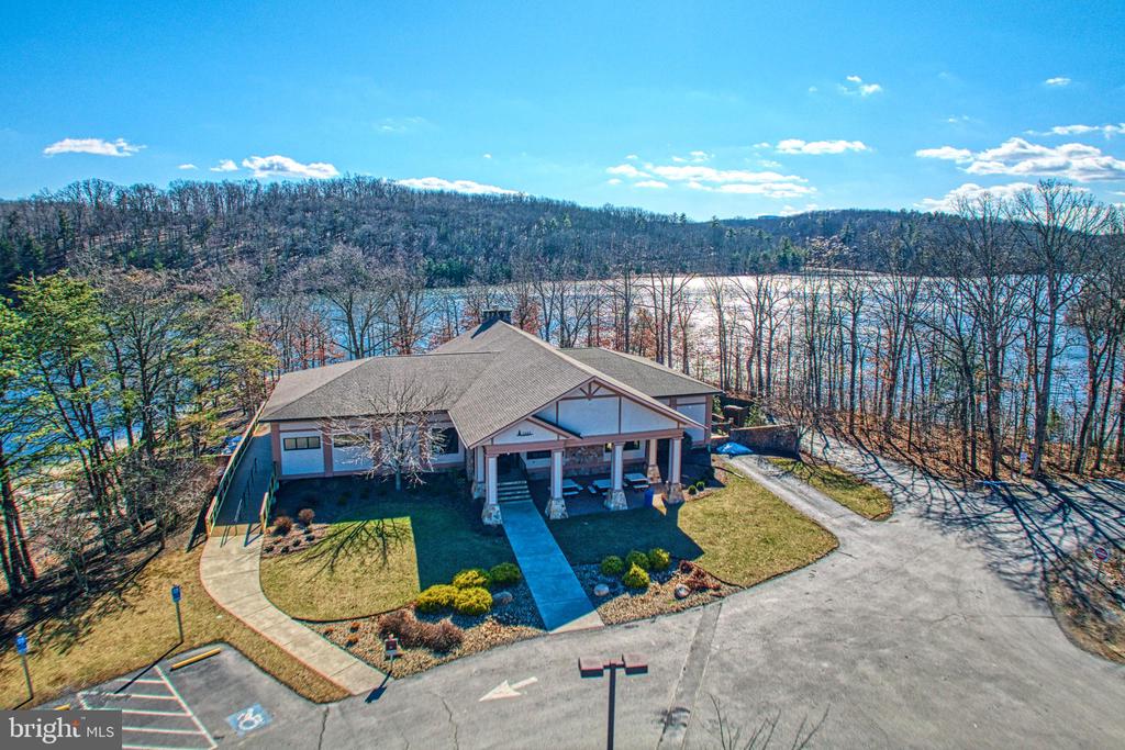 225 LAKEVIEW DRIVE
