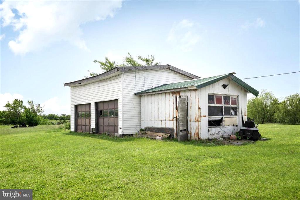 332 CALDWELL LANE