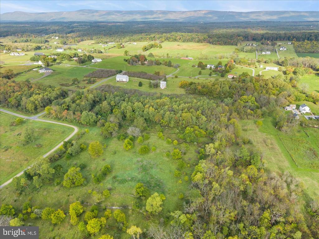 4035 CEDAR CREEK GRADE