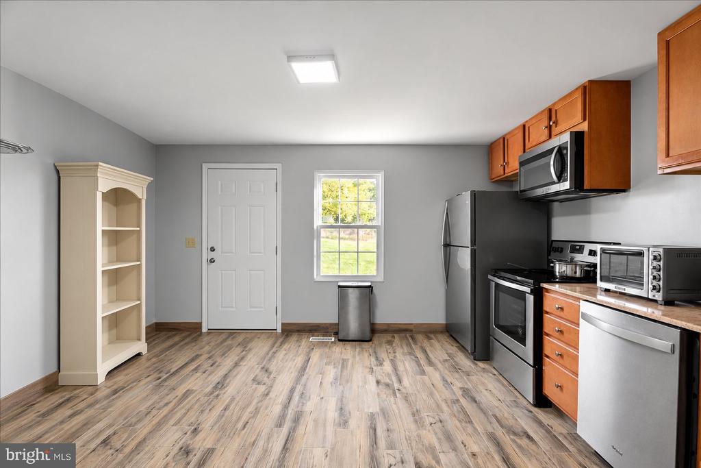 4035 CEDAR CREEK GRADE