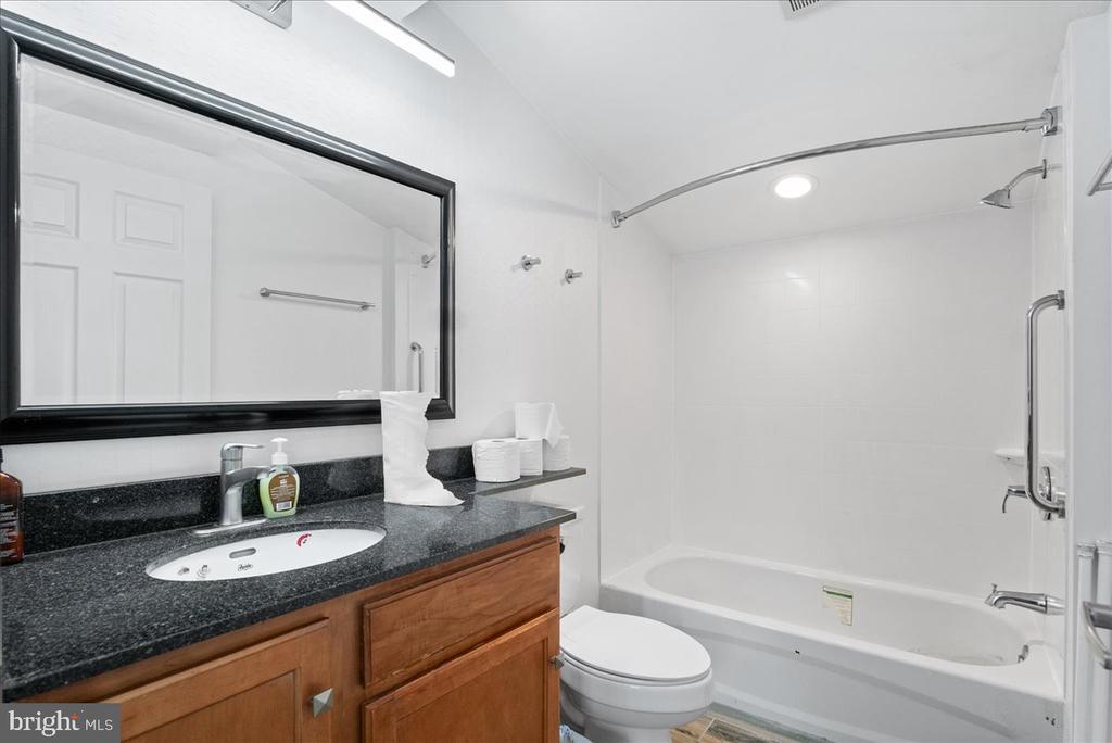4035 CEDAR CREEK GRADE