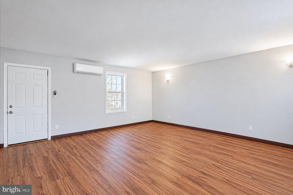 4035 CEDAR CREEK GRADE