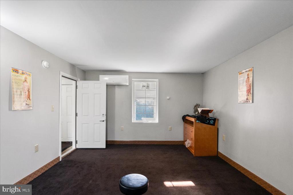 4035 CEDAR CREEK GRADE