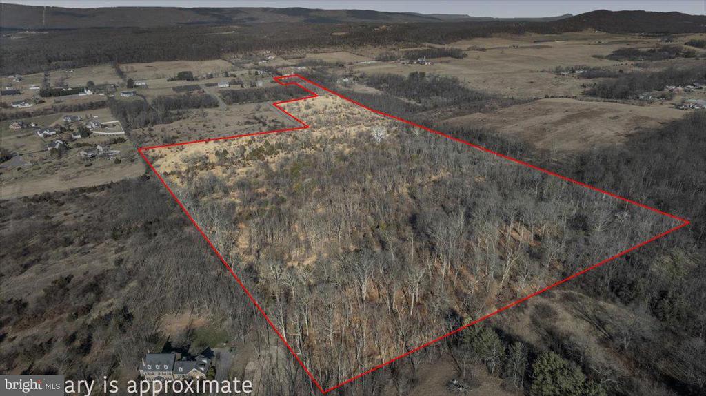 Lot 7 and 4035 CEDAR CREEK GRADE