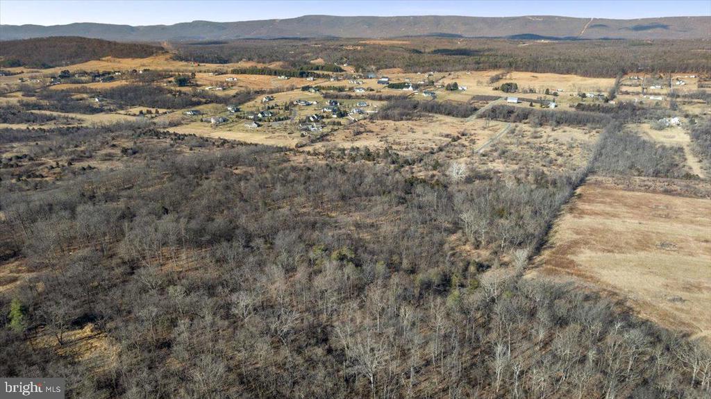 Lot 7 and 4035 CEDAR CREEK GRADE