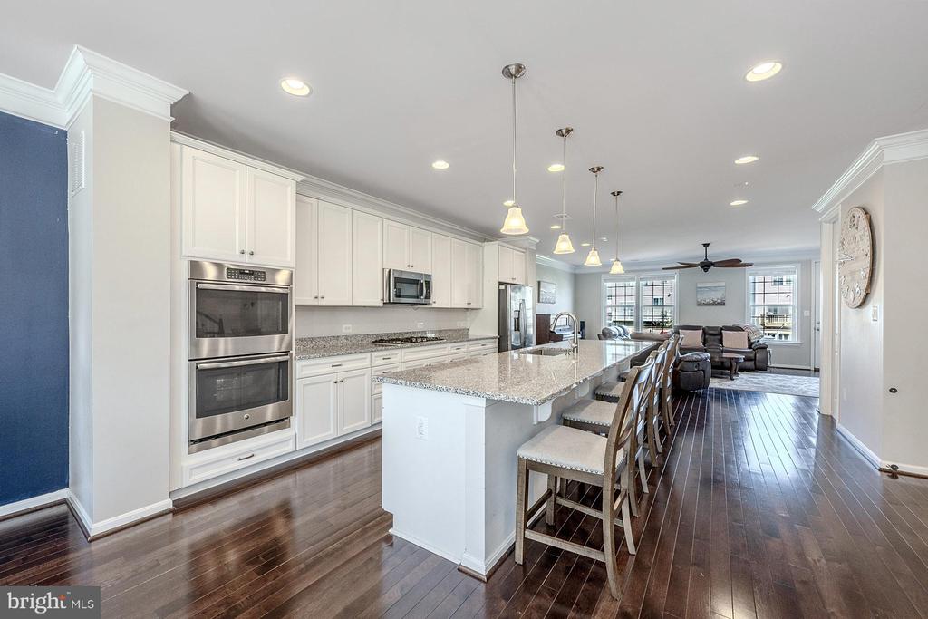 6860 BRYSON CIRCLE