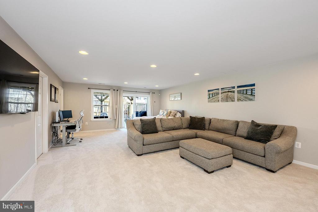 6860 BRYSON CIRCLE