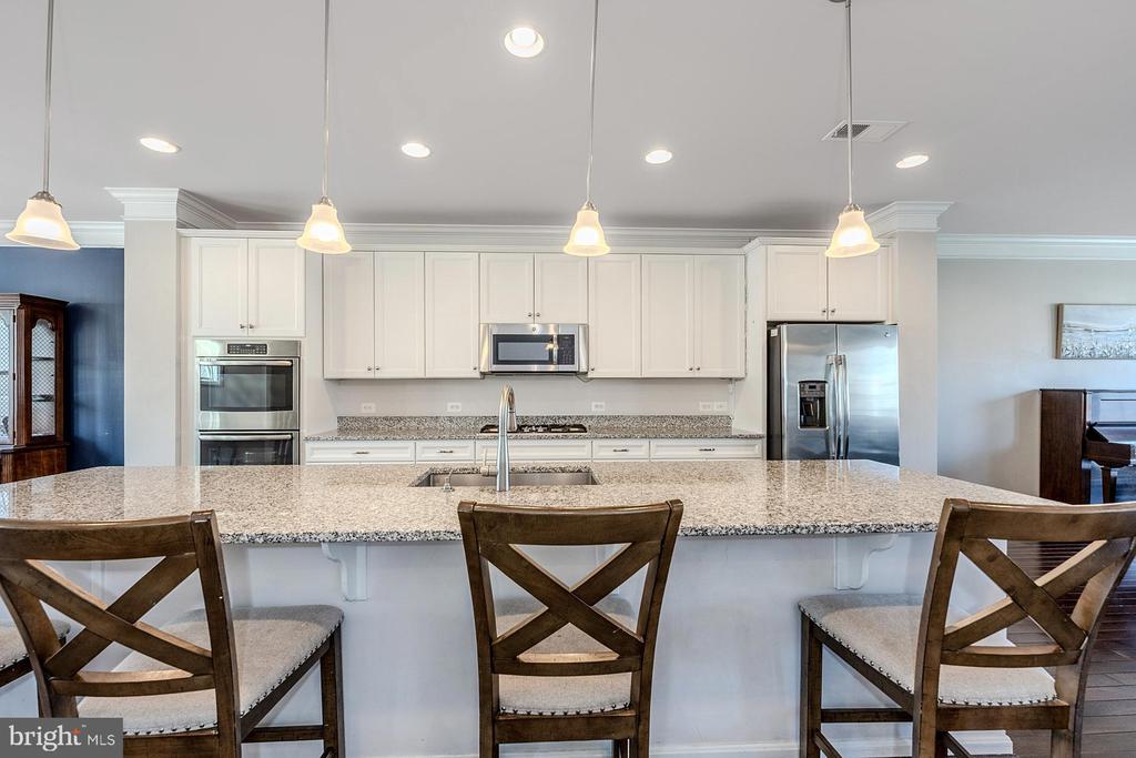 6860 BRYSON CIRCLE