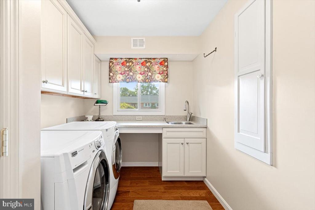 307 RIDGE AVENUE