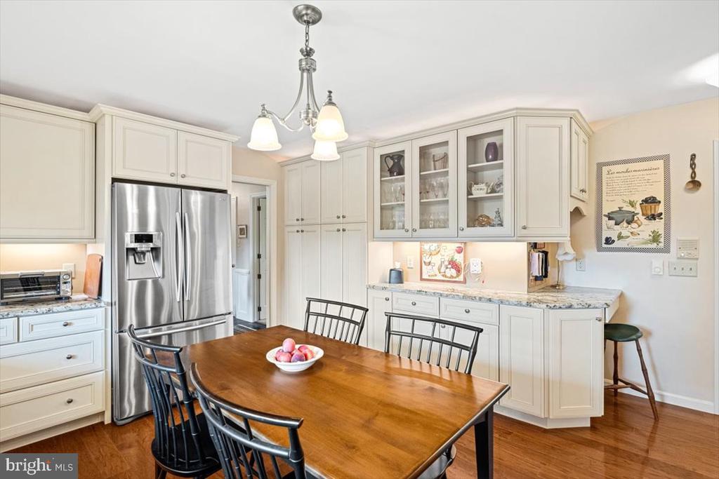 307 RIDGE AVENUE