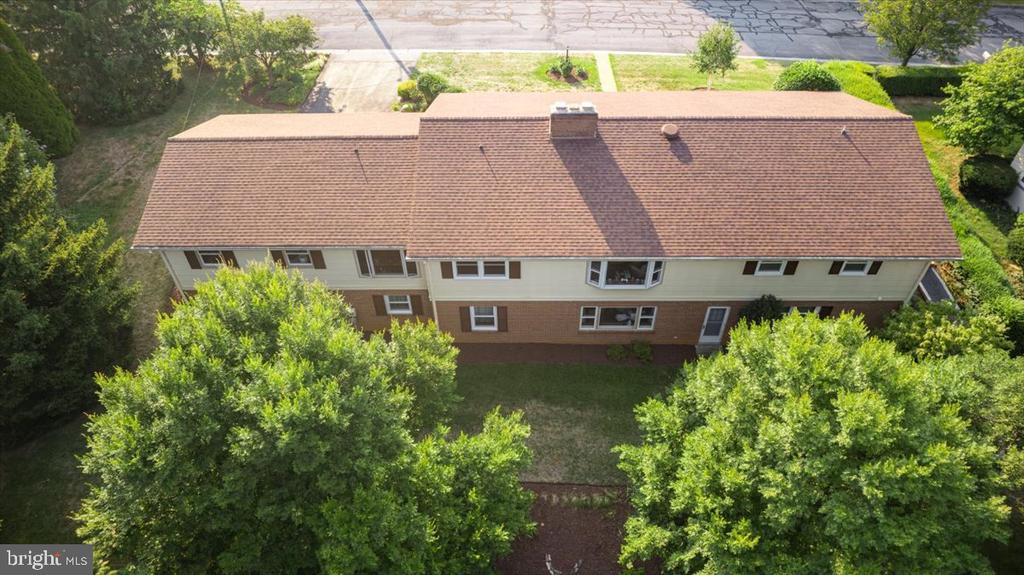 307 RIDGE AVENUE