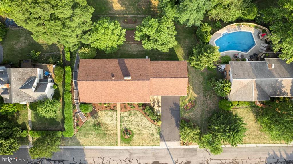 307 RIDGE AVENUE