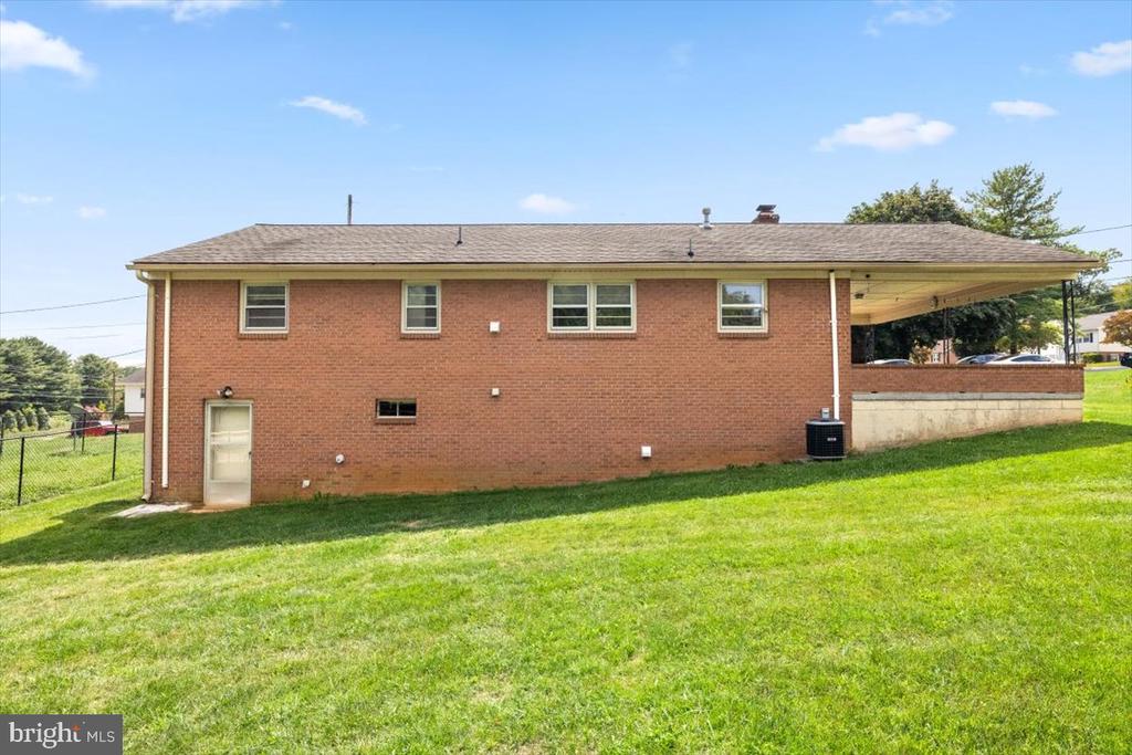 1508 PONDVIEW DRIVE
