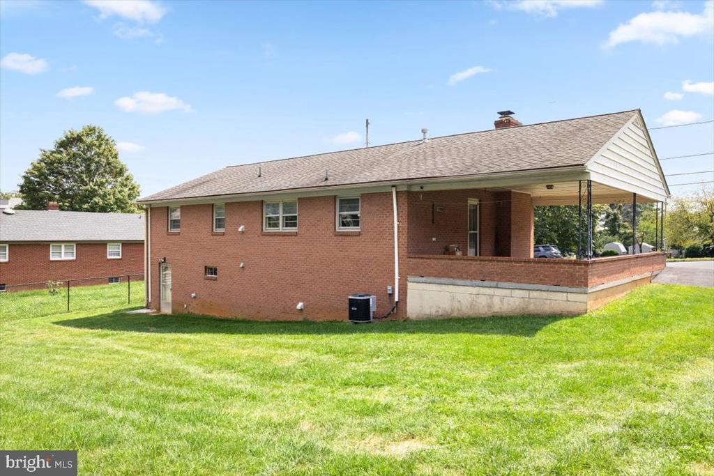 1508 PONDVIEW DRIVE