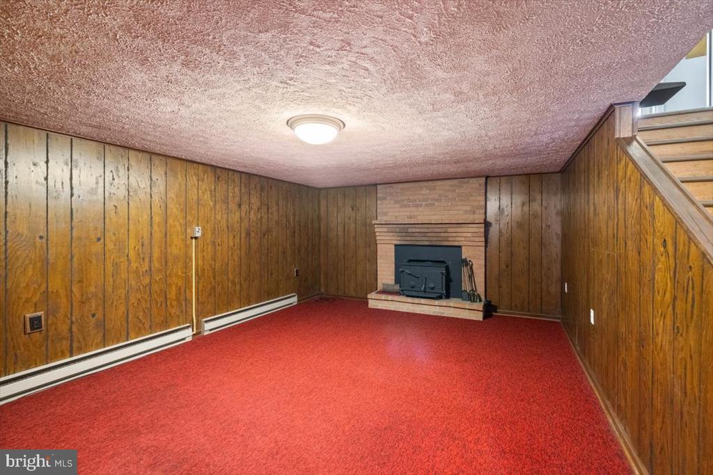 1508 PONDVIEW DRIVE