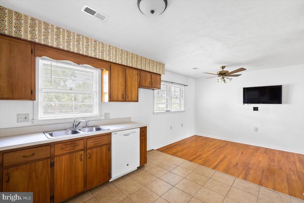 1508 PONDVIEW DRIVE